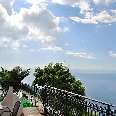 Sleeps 4 Pool Wifi Apartment *