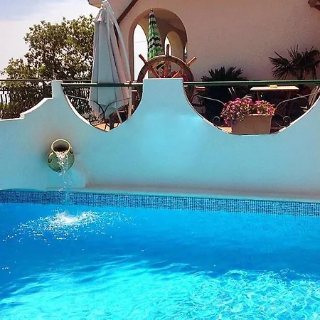 Sleeps 4 Pool Wifi Apartment Furore