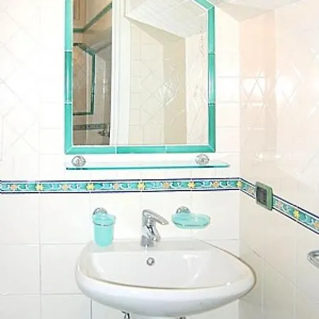 Sleeps 4 Pool Wifi * Furore